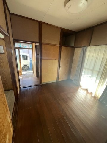 前並町貸家の居間・リビング
