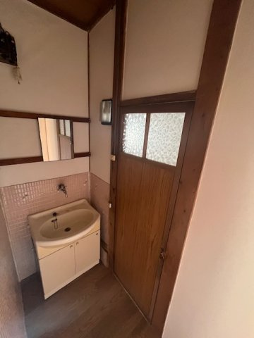 前並町貸家のトイレ