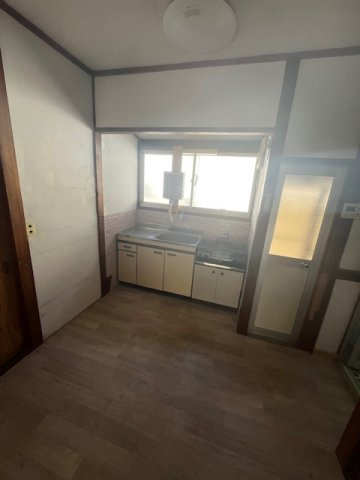 前並町貸家のロビー