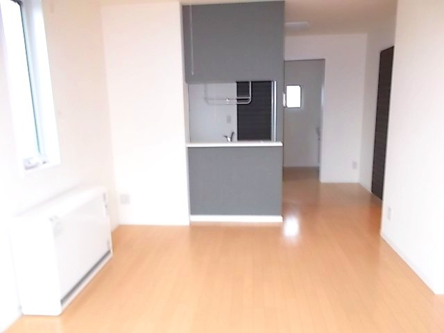 グランポルテＢの居間・リビング|対面式キッチン