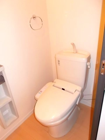 グランポルテＢのトイレ|洗浄機能付き暖房便座