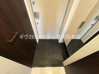 スワンズシティ大阪エスクレアの玄関