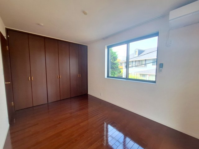 フォレストヒルズの洋室