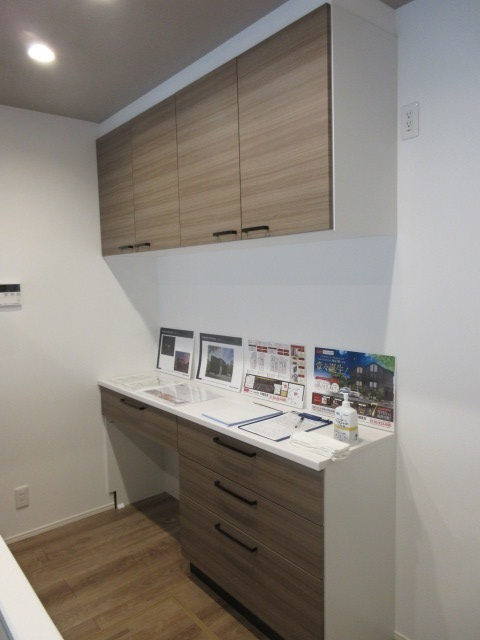 【仲介手数料無料】新築後未入居戸建　東松山市小松原町21-10（全2棟）のキッチン