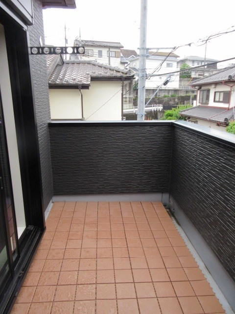 【仲介手数料無料】新築後未入居戸建　東松山市小松原町21-10（全2棟）のバルコニー