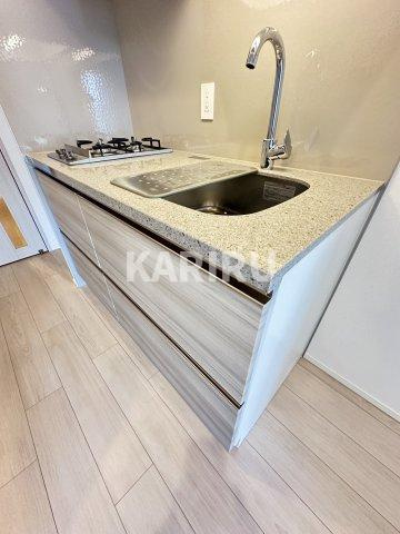 ザ・パークハビオ都島テラス のキッチン|フロアごとにカラーが違います。