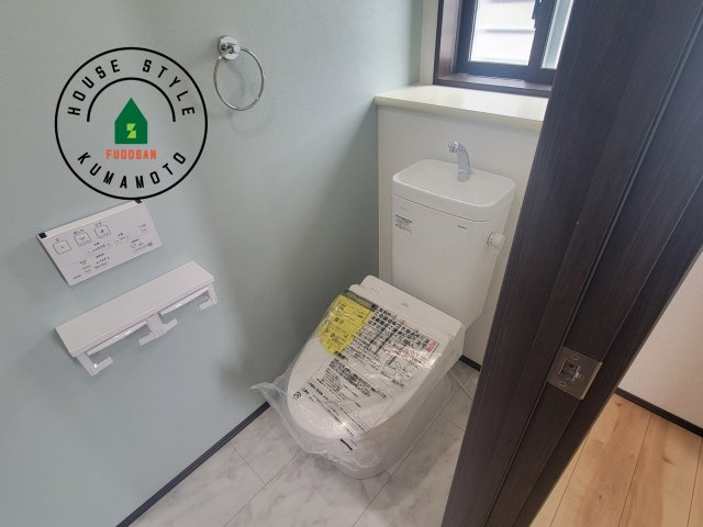 熊本市南区富合町杉島第6-4棟（1号棟）のトイレ|温水洗浄便座を完備しております。2ヶ所にトイレがあるのは朝の慌ただしい時間も安心です。