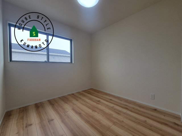 熊本市南区富合町杉島第6-4棟（3号棟）の子供部屋|穏やかな光が差し込む室内には、穏やかな時間が流れます。