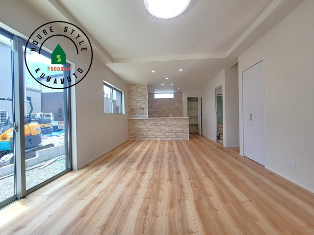 熊本市南区富合町杉島第6-4棟（3号棟）の居間・リビング|多くの時間を過すことになるリビングだからこそ、いつも穏やかな空間・解放感が味わえ毎日が充実します。