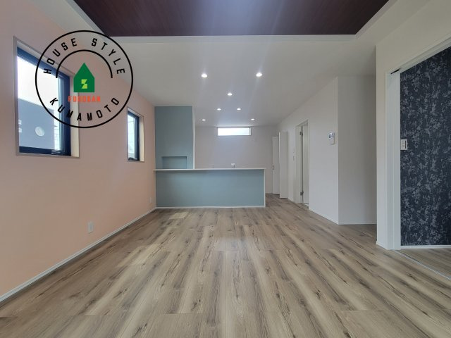 熊本市南区富合町杉島第6-4棟（4号棟）の居間・リビング|多くの時間を過すことになるリビングだからこそ、いつも穏やかな空間・解放感が味わえ毎日が充実します。