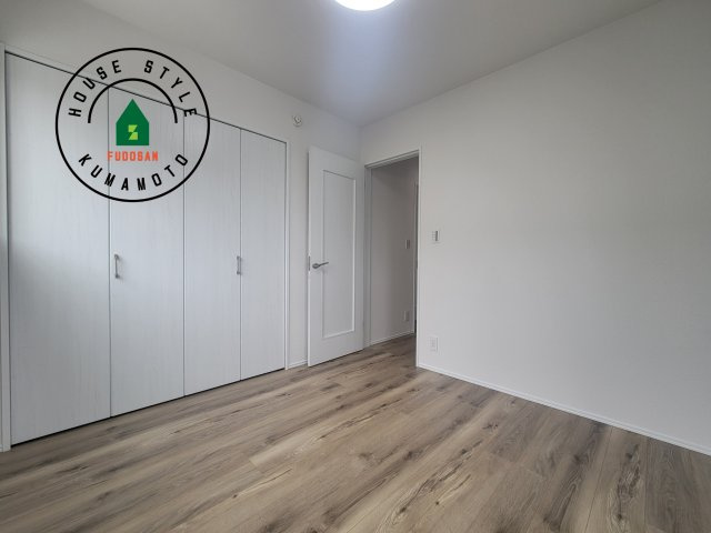 熊本市南区富合町杉島第6-4棟（4号棟）の和室|和室を上手に活用すると暮らし方の幅が広がります。例えば普段は開け放して、子供の小さいうちはお昼寝や遊びのスペースに。畳はソフトなので転んでもケガをしにくく安心です