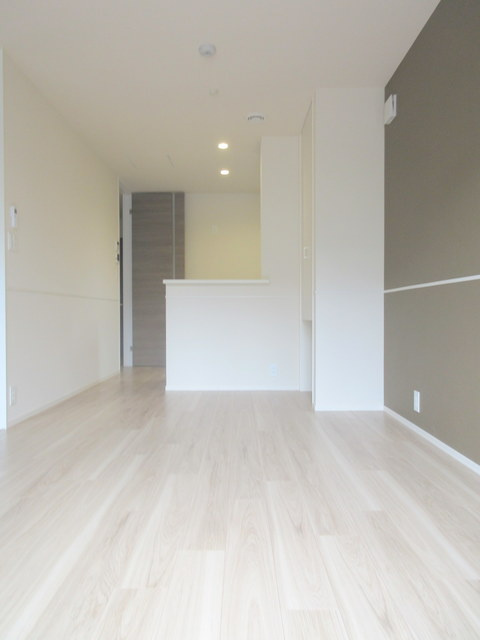 ラ・メゾン・メイト五番館の居間・リビング|★角部屋・多面採光★