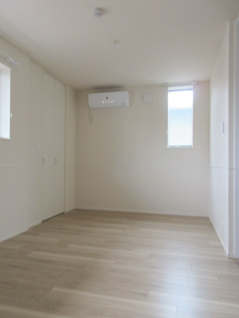 ラ・メゾン・メイト五番館の寝室|★バルコニー側6帖★