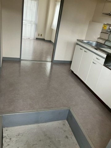 レジデンス秀幸のエントランス|現状優先となります