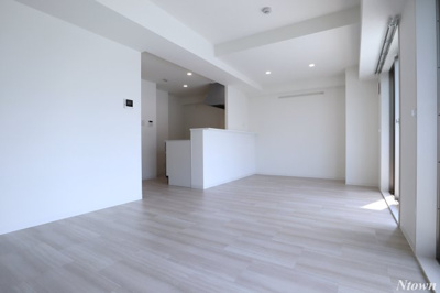 【居間・リビング】 | Le・Ciel徳川(ルシエル徳川) | こちらのリビングで趣味の時間をお楽しみください