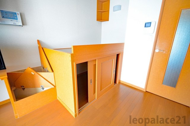 レオパレスＭＯＡの居間・リビング|設備・使用は号室により異なる為、現況を優先致します。