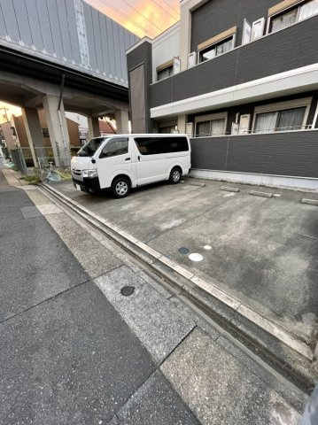 クレイビア熱田　名古屋市賃貸　仲介手数料無料の駐車場