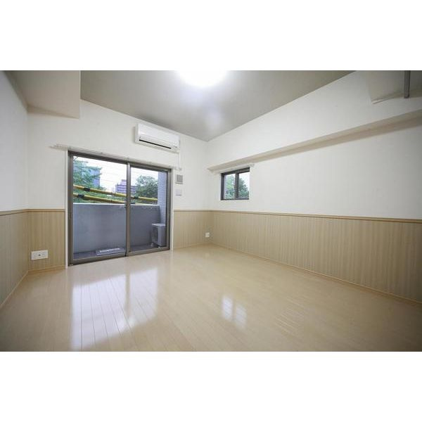 シュトラール千代田　名古屋市賃貸　仲介手数料無料の居間・リビング