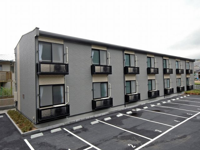 レオパレス荻町の外観