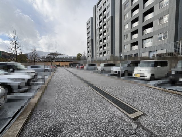 AcityヒルズアーバンⅠ番館の駐車場