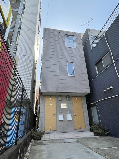 オリザ西日暮里のエントランス