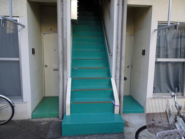 ともえマンションのその他共用部分|２階への階段