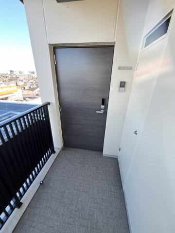 コートデルトゥール昭島の玄関