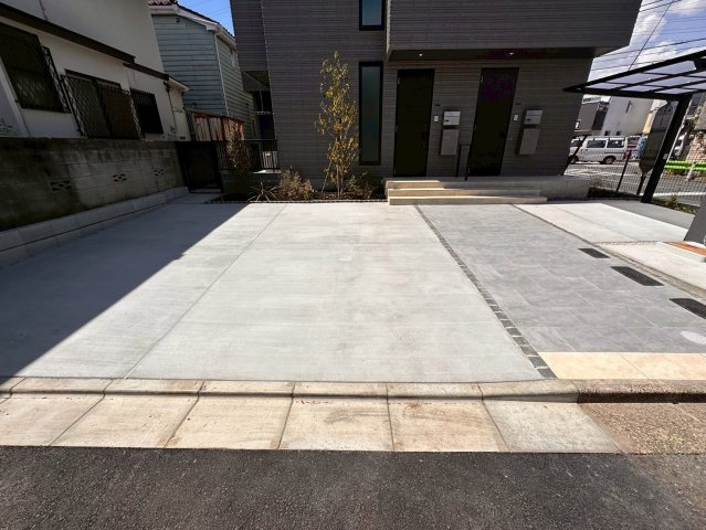 マニョリア邸の駐車場