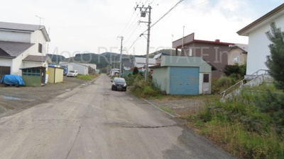 【前面道路含む現地写真】 | 北見市留辺蘂町中古住宅