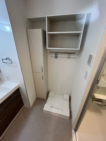 コートデルトゥール昭島の玄関