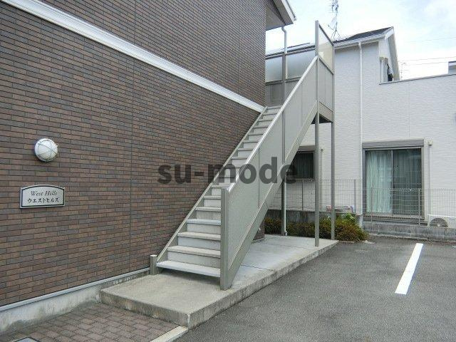 アンプルールクラージュウエストヒルズのエントランス
