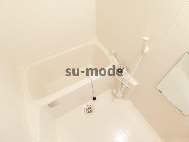 アンプルールクラージュウエストヒルズの浴室