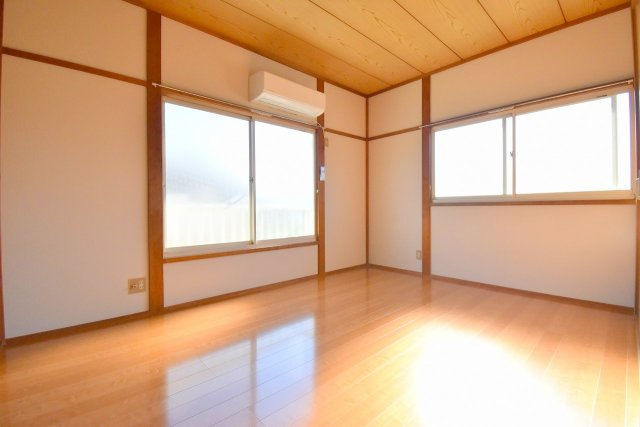 コテージ山本の居間・リビング|ゆったりとしたリビングです