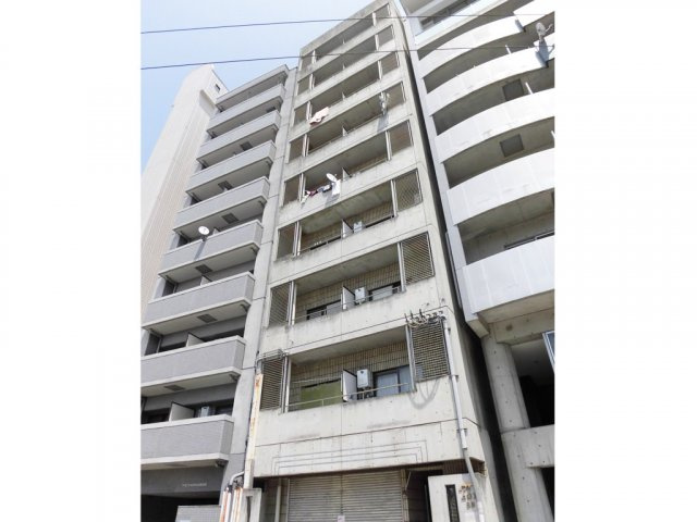 Residennce R