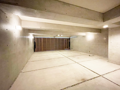 【駐車場】 | 芦屋三条町戸建 | 地下駐車場
