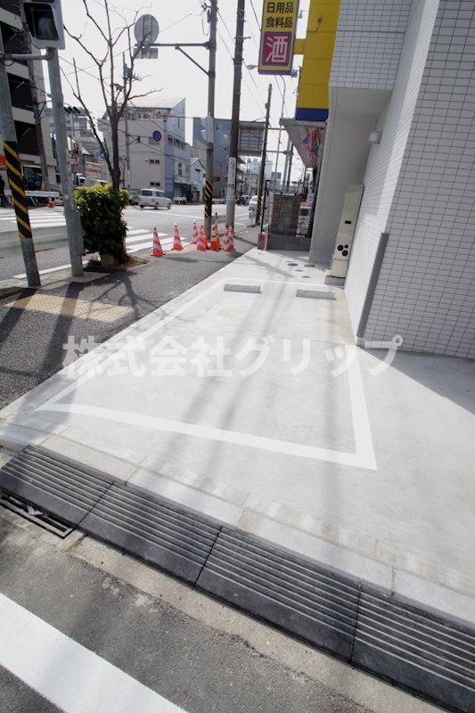 RELUXIA横濱吉野町の駐車場