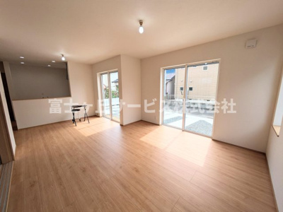 【居間・リビング】 | 豊橋市西幸町 新築一戸建て | リビングです