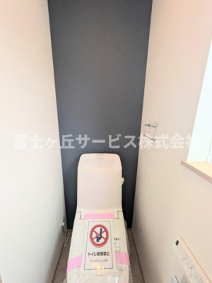 【トイレ】 | 豊橋市西幸町 新築一戸建て | １F2F同タイプのトイレがあります