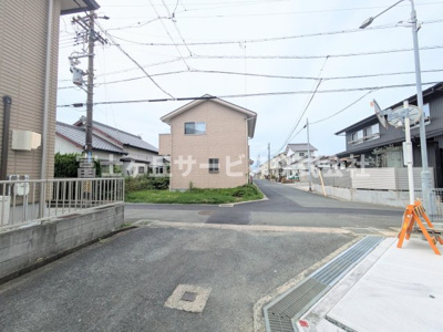 【前面道路含む現地写真】 | 豊橋市西幸町 新築一戸建て | 前面道路です