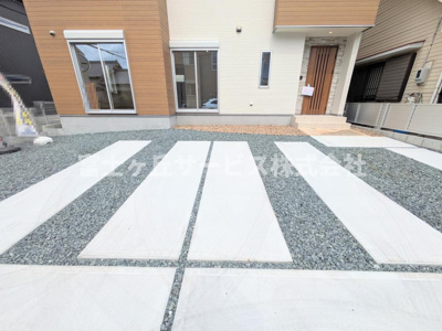 【駐車場】 | 豊橋市西幸町 新築一戸建て | ４台駐車可能です