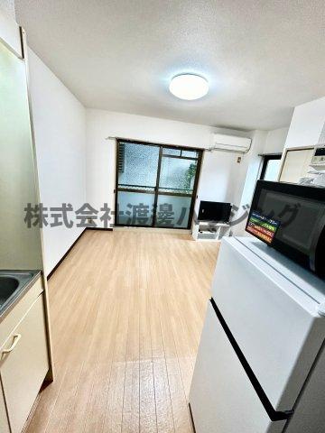 メゾン江坂EASTの居間・リビング