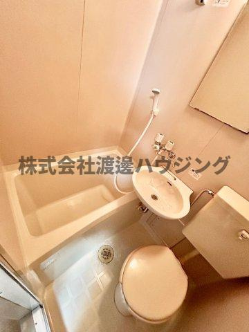 メゾン江坂EASTの浴室