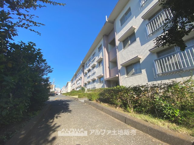 立川羽衣町住宅2号棟の外観