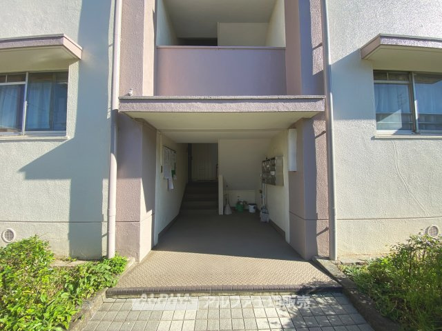 立川羽衣町住宅2号棟の外観