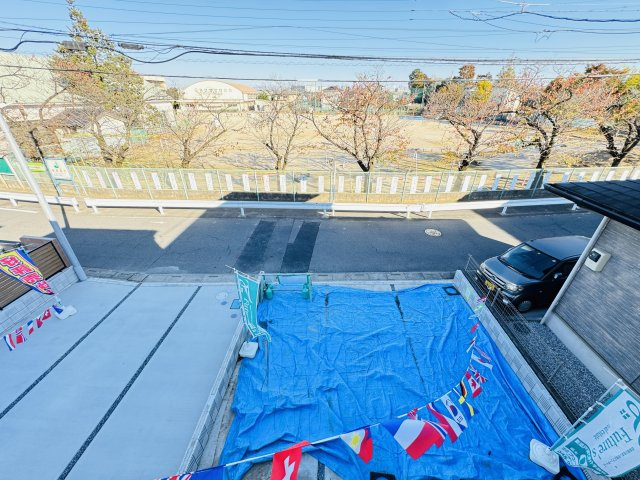 三郷市彦倉１丁目新築戸建【彦成小学校：4分】の展望|子供部屋前バルコニーより道路側眺望