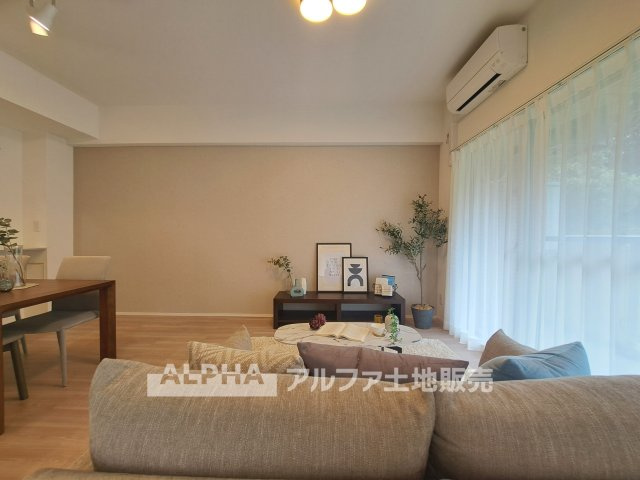 ファミール高幡不動の居間・リビング