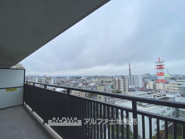 ダイアパレス立川の展望|【Blue sky】
◆青空に包まれて◆ベランダから望む紺碧の空。外を眺め時を忘れるなんて、ひさしかたぶりだろうか。こんなにも広く美しい情景が我が家にも広がっているなんて。こんな時間を大切にしたい。