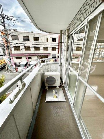 エルソル江坂のバルコニー