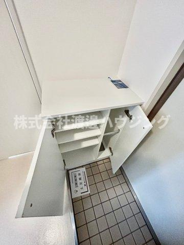 エルソル江坂の収納|下駄箱付き