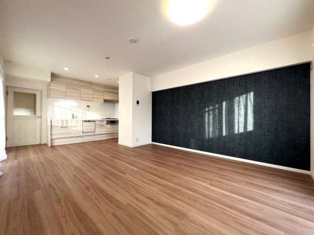 多摩ニュータウン貝取第4の1の2号棟の居間・リビング|ゆったり過ごせる居間です